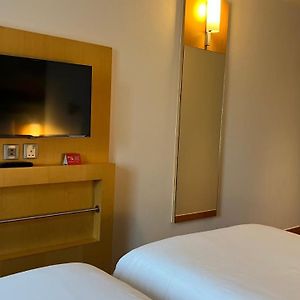Habitación Estándar con 2 Camas Individuales